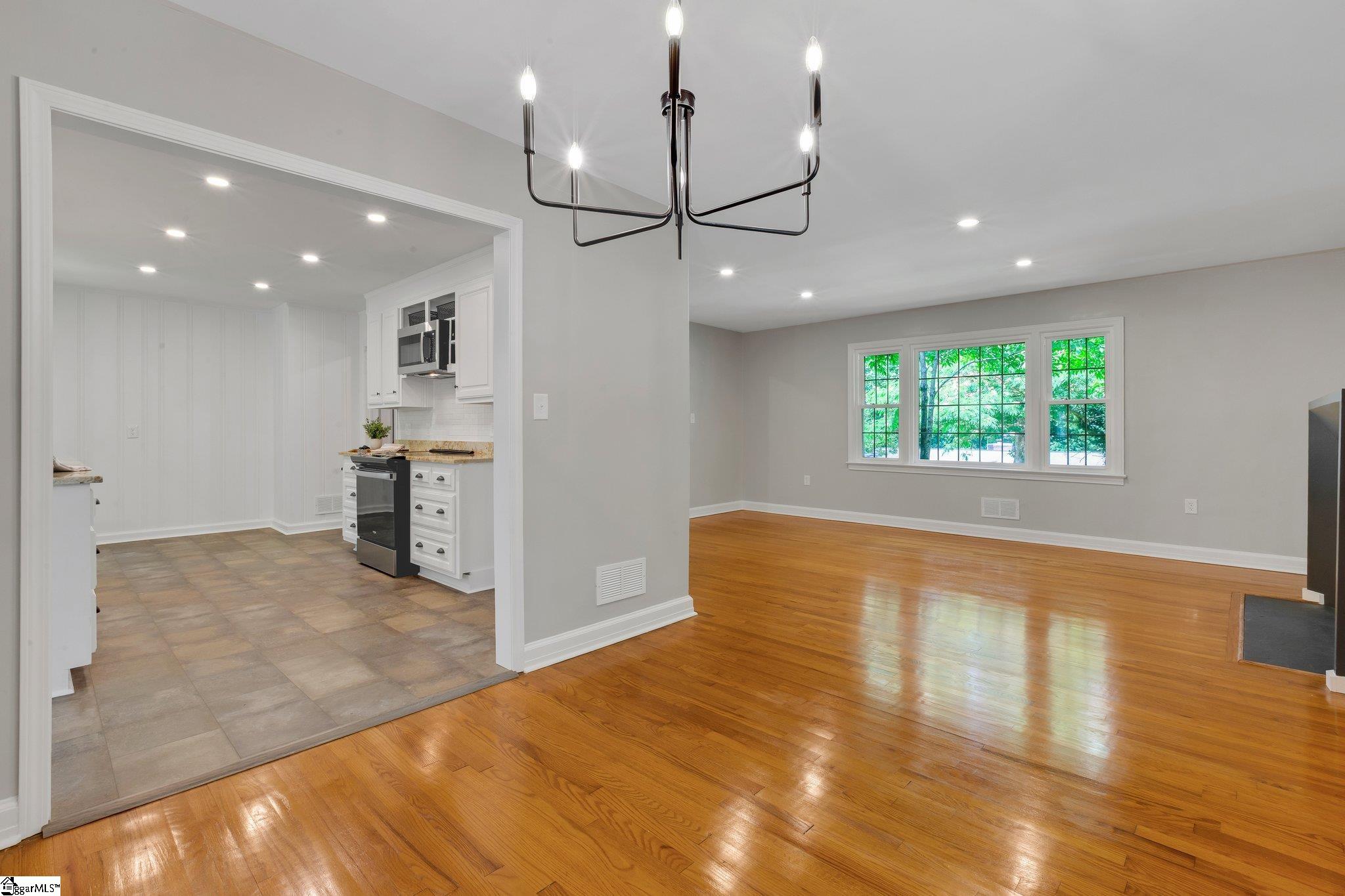 10 Wildwood Road Greenville, SC 29615 - Photo 12 of 40 Gallery Image 12