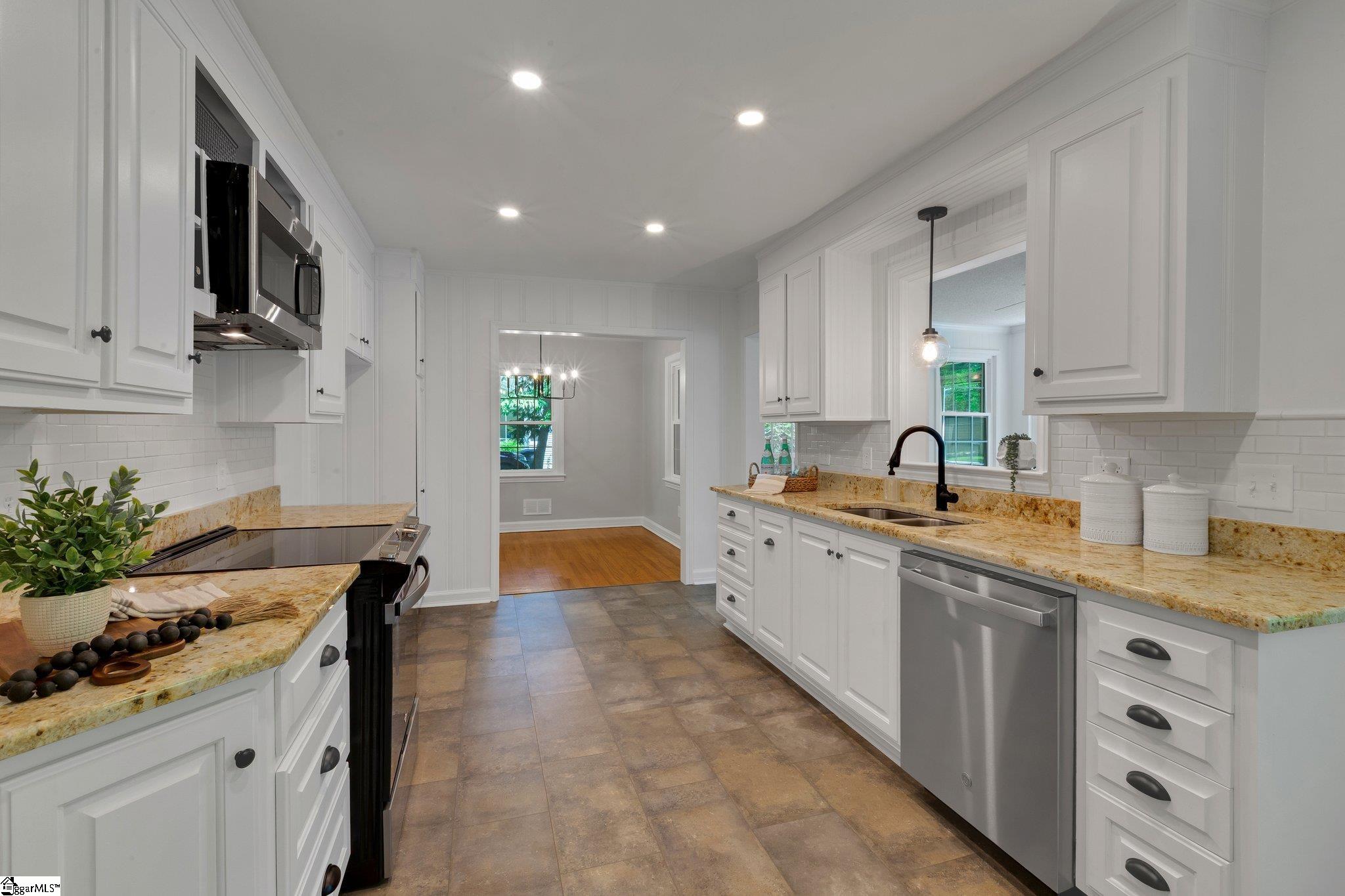 10 Wildwood Road Greenville, SC 29615 - Photo 13 of 40 Gallery Image 13