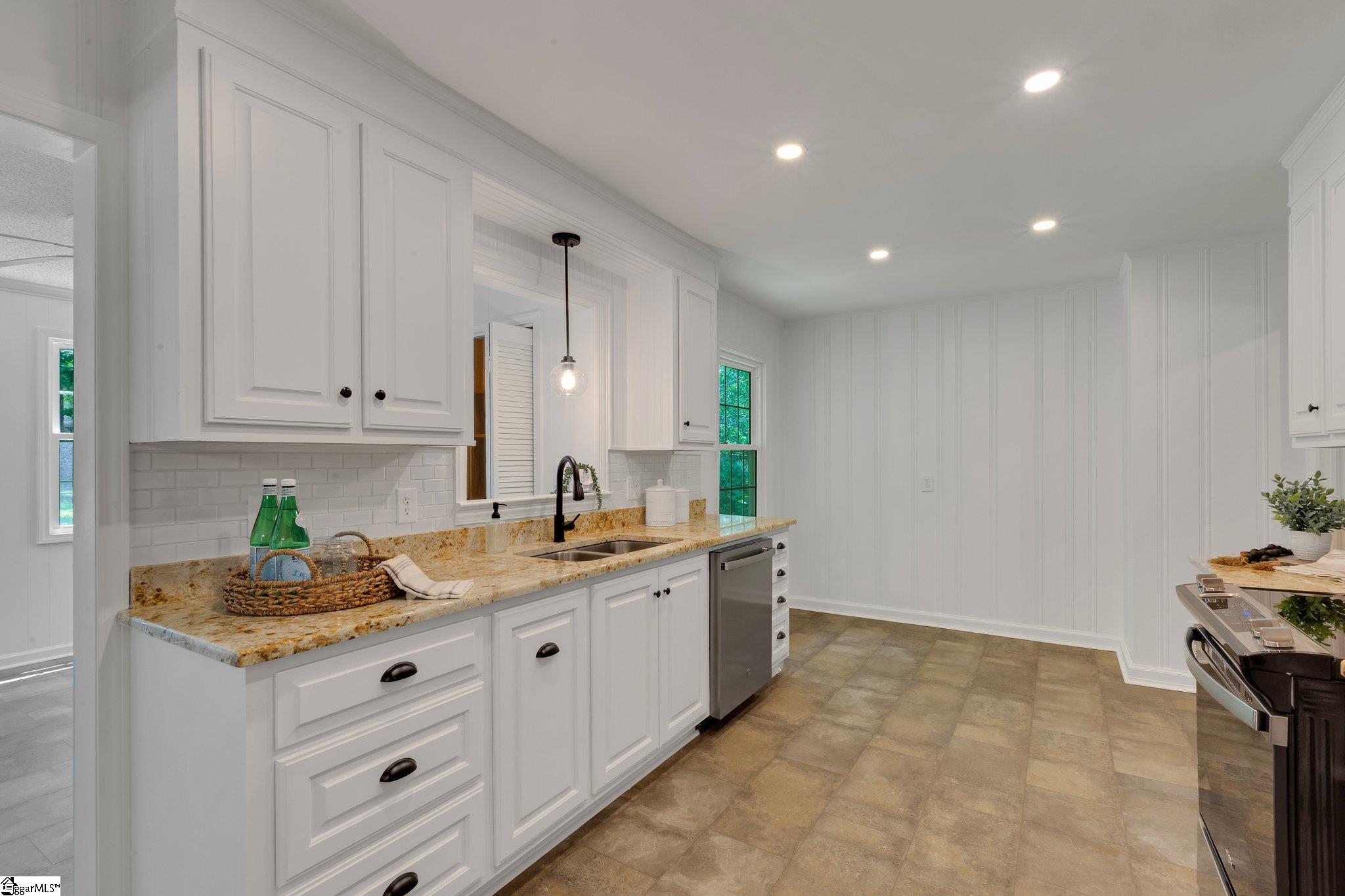 10 Wildwood Road Greenville, SC 29615 - Photo 14 of 40 Gallery Image 14