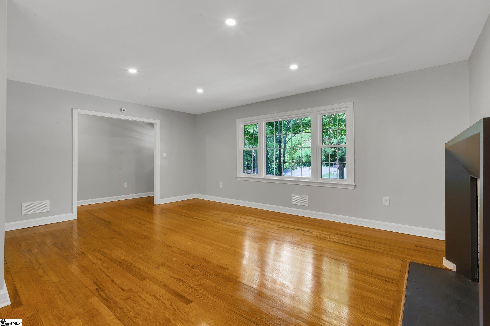 10 Wildwood Road Greenville, SC 29615 - Photo 9 of 40 Gallery Image 9