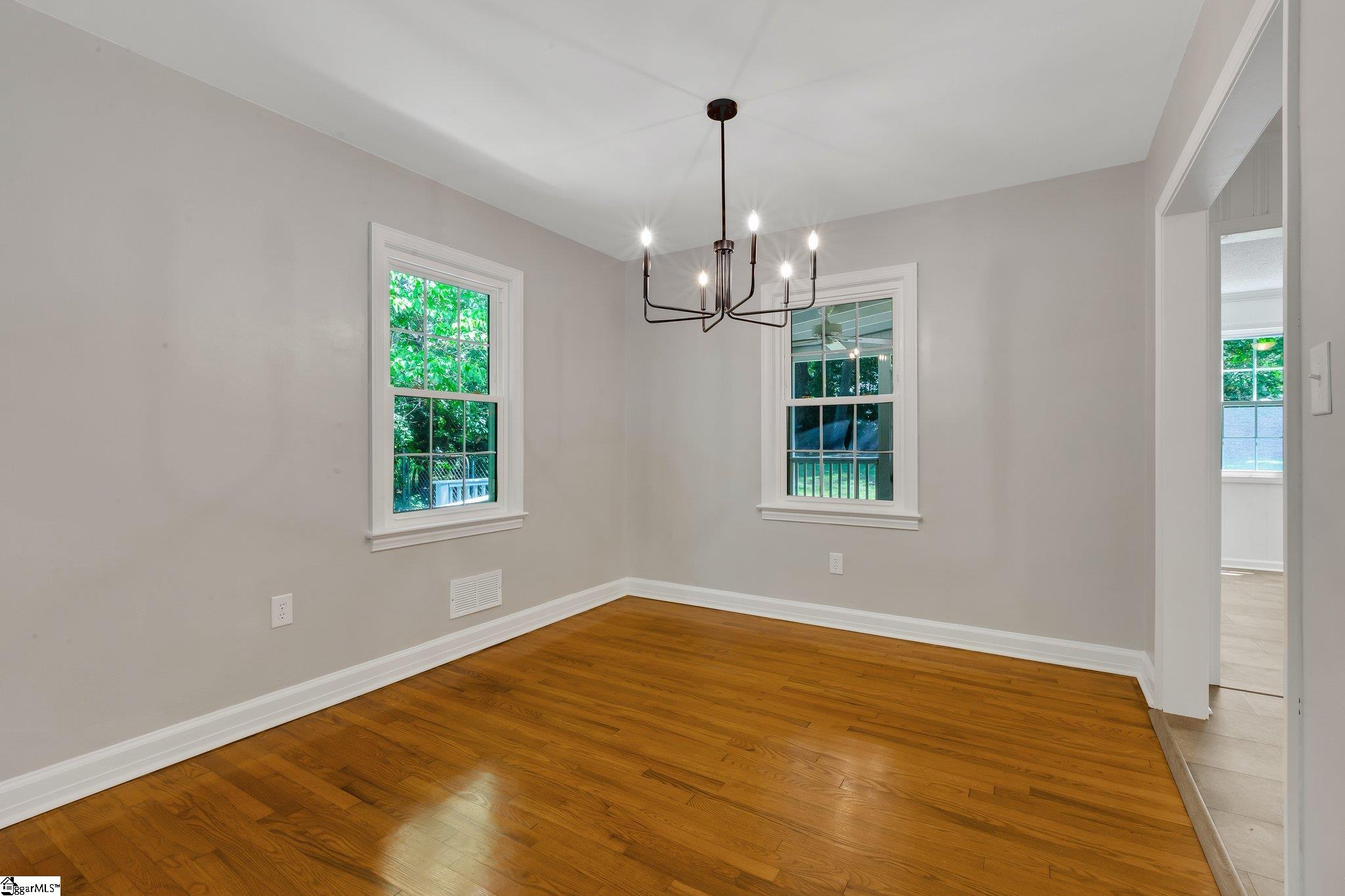 10 Wildwood Road Greenville, SC 29615 - Photo 10 of 40 Gallery Image 10