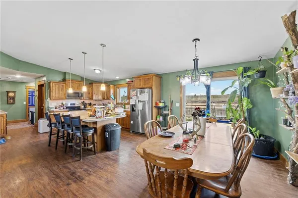 $750,000 | 425 Hamilton Road, Pomona, KS 66076