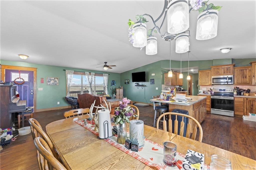 425 Hamilton Road Pomona, KS 66076 - Photo 12 of 56