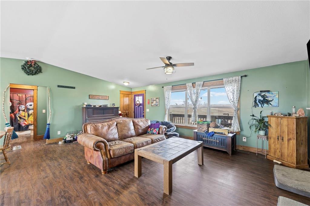 425 Hamilton Road Pomona, KS 66076 - Photo 8 of 56