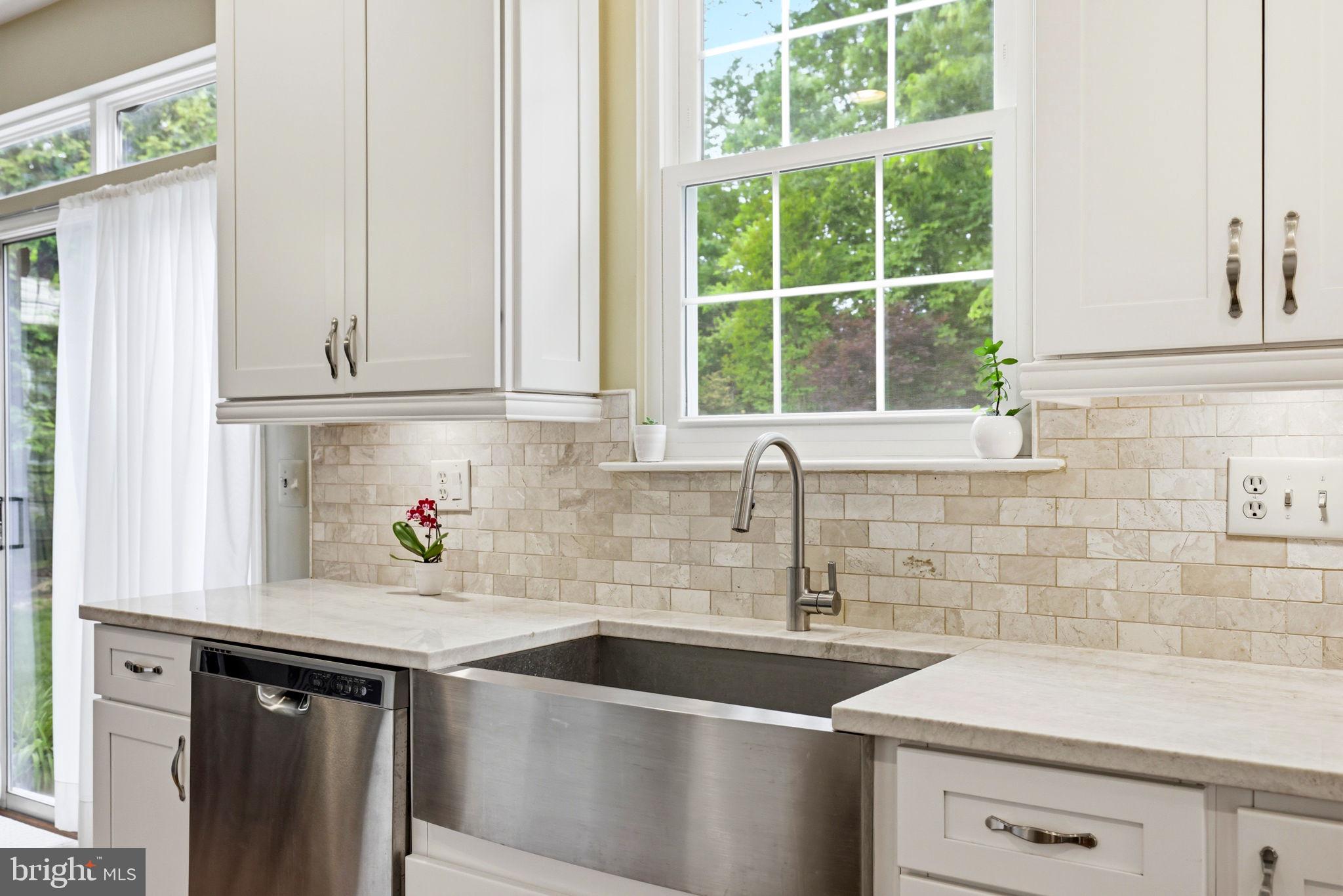 813 Duncan Place Southeast Leesburg, VA 20175 - Photo 21 of 90 Functional Farmhouse Sink