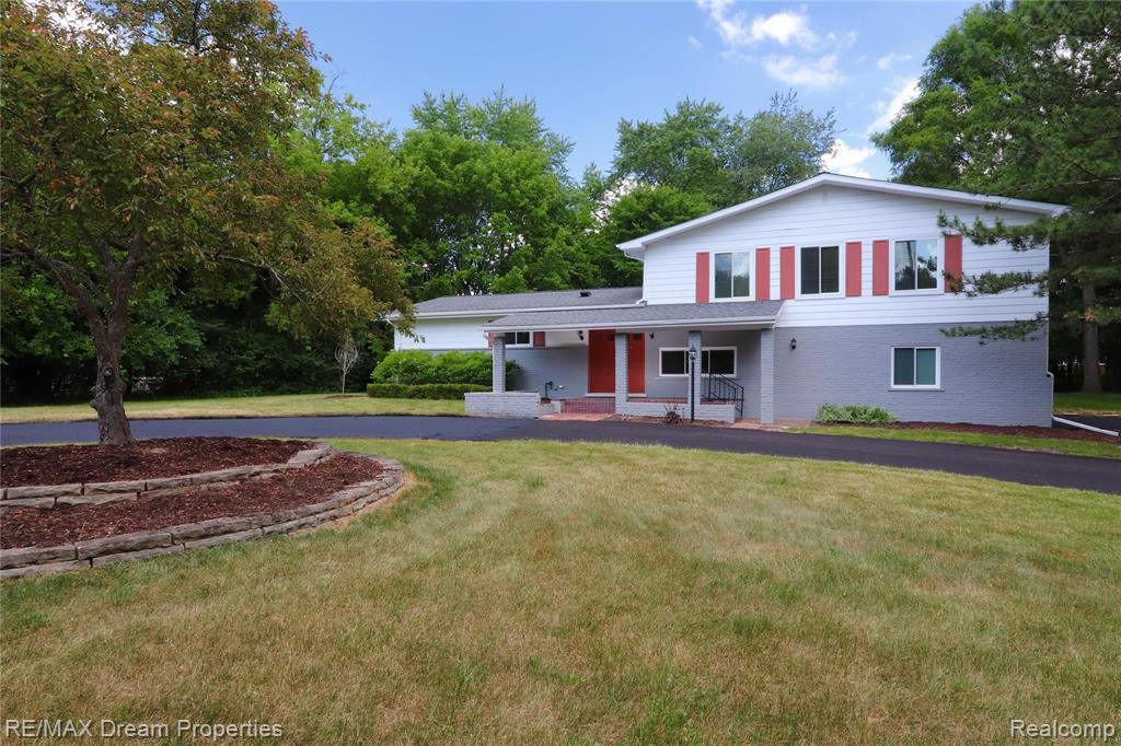 5795 Inkster Road Bloomfield Hills, MI 48301 - Photo 4 of 31
