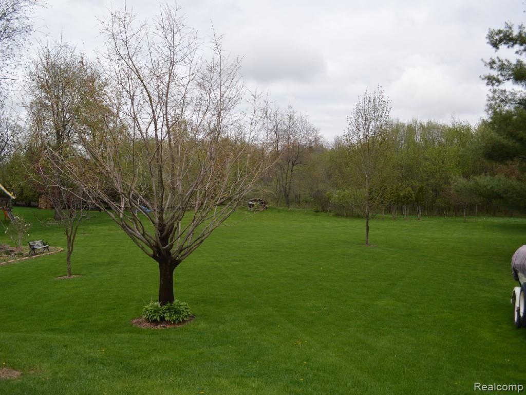 3085 Landview Drive Rochester, MI 48306 - Photo 23 of 27 DSC_0394 - Copy (2).jpg