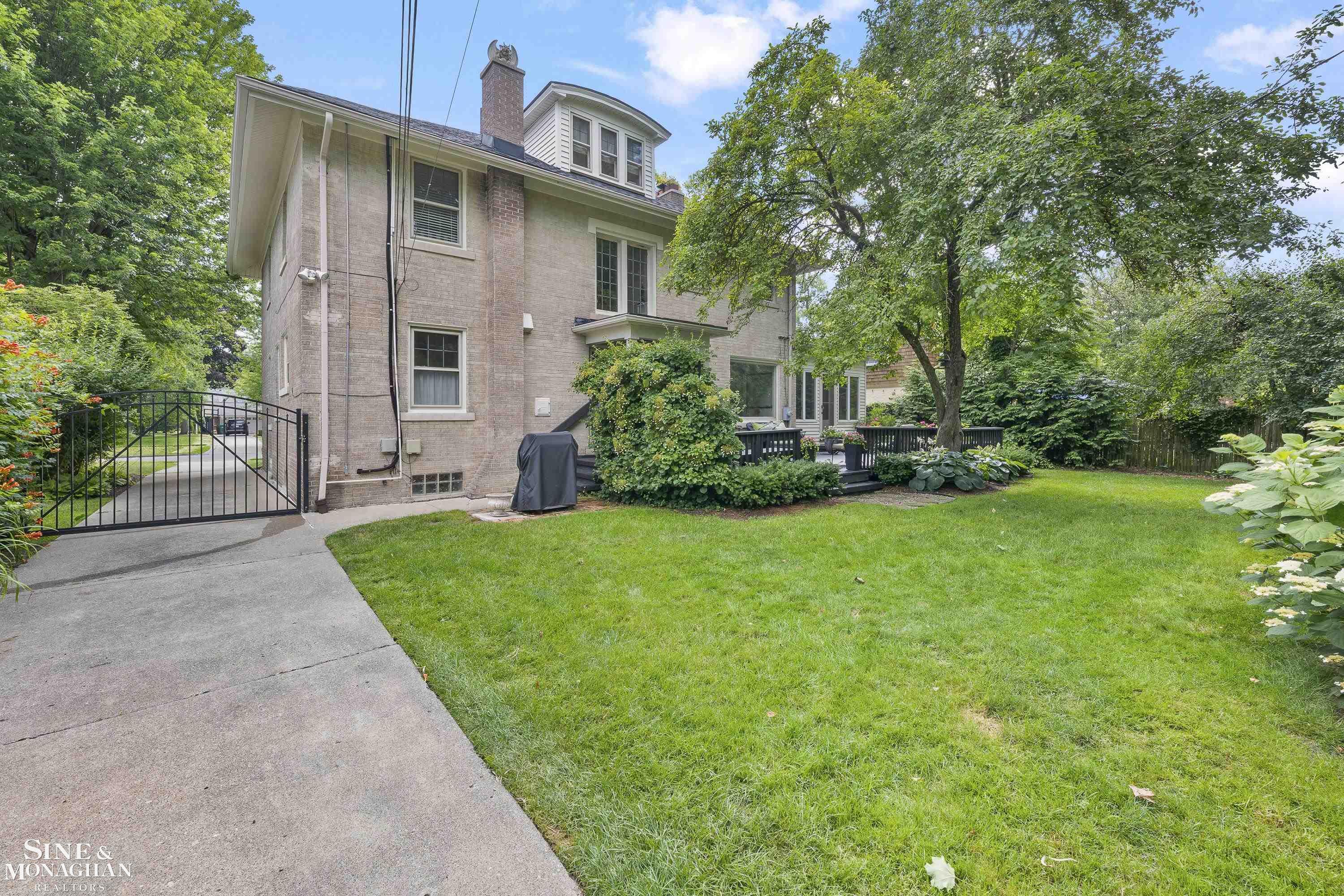 1035 Yorkshire Road Grosse Pointe Park, MI 48230 - Photo 50 of 61
