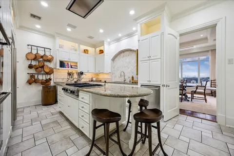 $2,350,000 | 2121 Kirby Drive, Unit 4NE, Houston, TX 77019