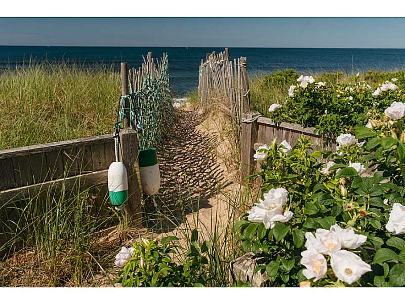 957 Matunuck Beach Road, Unit 2 South Kingstown, RI 02879 - Photo 4 of 18 Yard/Garden.