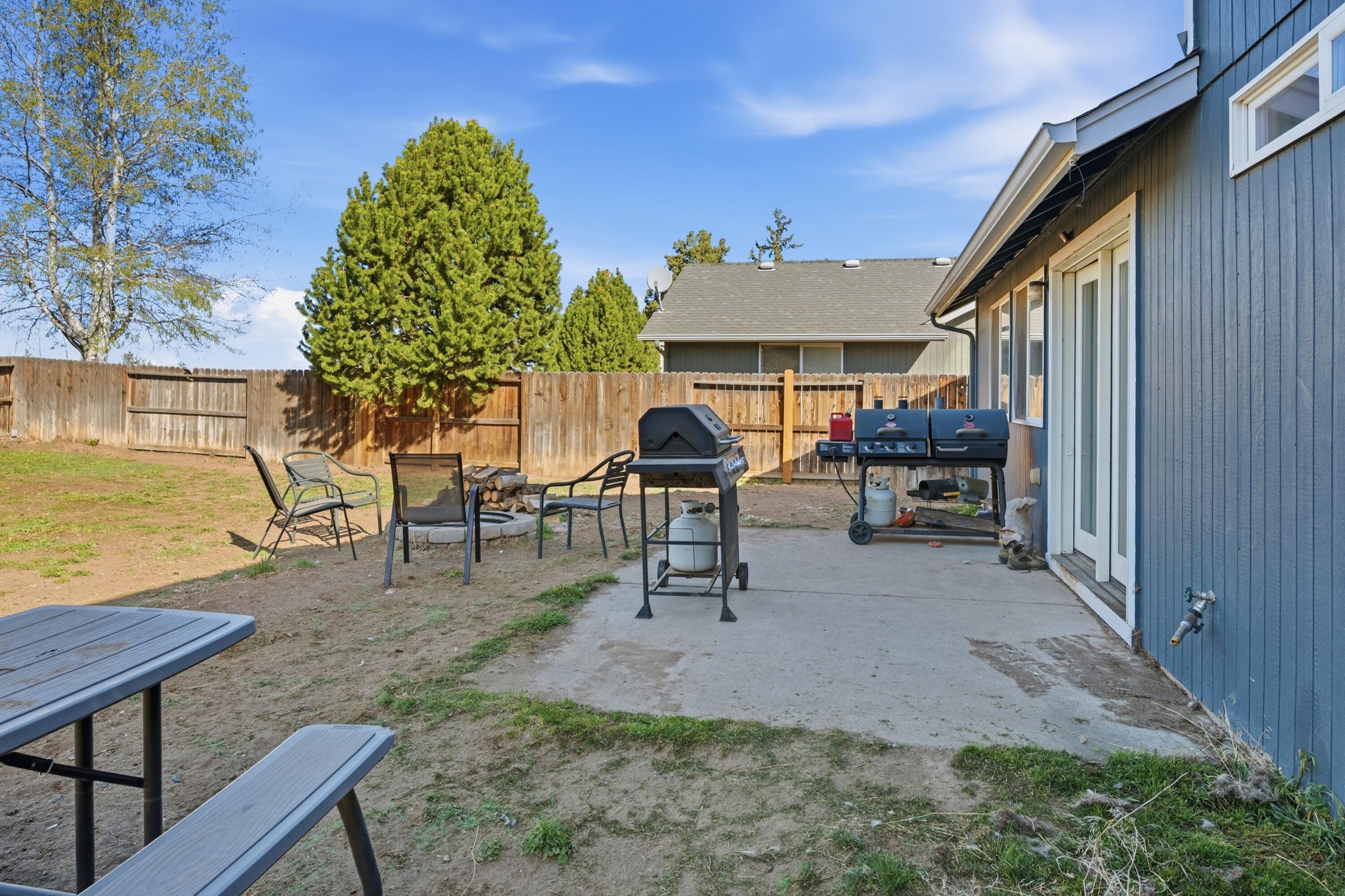 2113 Northwest 22nd Street Redmond, OR 97756 - Photo 30 of 40 TPark_8906_041726