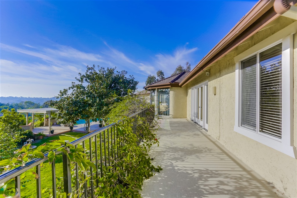 5225 La Crescenta Road Rancho Santa Fe, CA 92067 - Photo 20 of 25