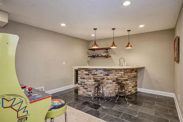 $5,995 | 1832 Essex Road, Hopkins, MN 55305