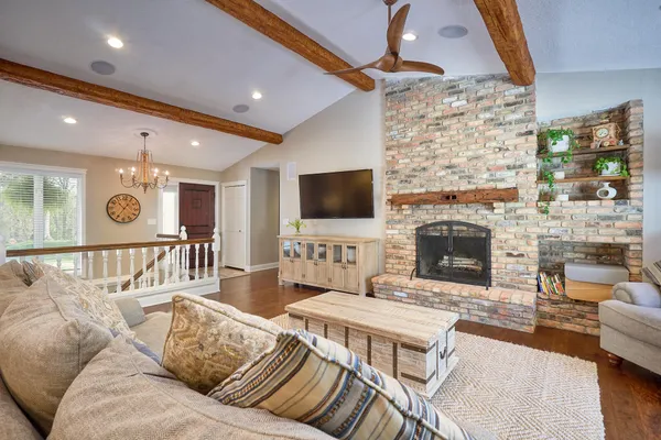 $5,995 | 1832 Essex Road, Hopkins, MN 55305