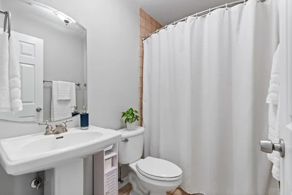 $269,000 | 7215 Willow Way Lane, Unit C, Willowbrook, IL 60527