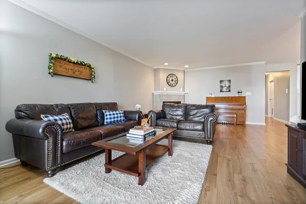 $269,000 | 7215 Willow Way Lane, Unit C, Willowbrook, IL 60527