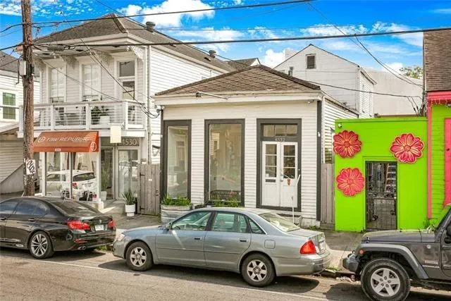 $1,600 | 4532 Magazine Street, Unit A, New Orleans, LA 70115