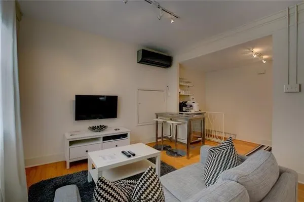 $1,600 | 4532 Magazine Street, Unit A, New Orleans, LA 70115