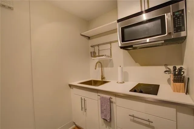 $1,600 | 4532 Magazine Street, Unit A, New Orleans, LA 70115