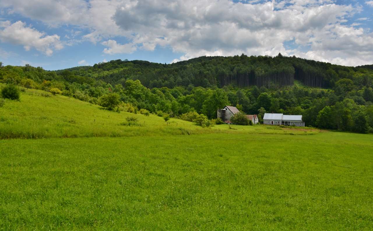 3136 Pomfret Road Pomfret, VT 05091 - Photo 1 of 21