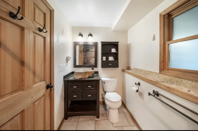 $425,000 | 6623 Patton Drive, Woodridge, IL 60517