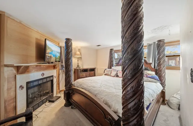 $425,000 | 6623 Patton Drive, Woodridge, IL 60517