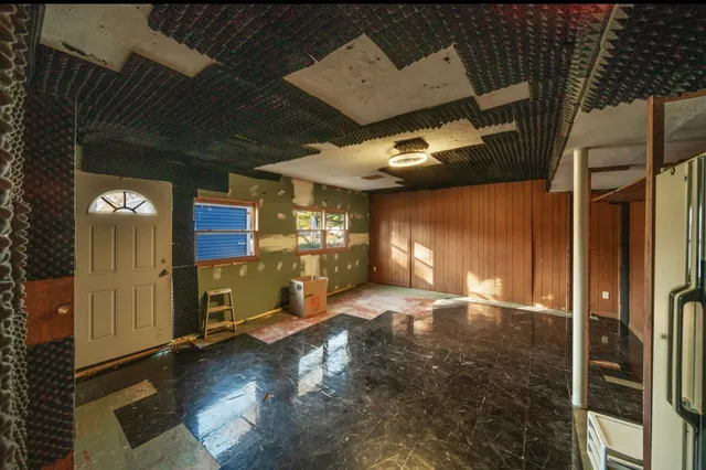 $425,000 | 6623 Patton Drive, Woodridge, IL 60517