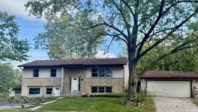 $425,000 | 6623 Patton Drive, Woodridge, IL 60517