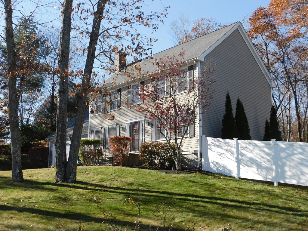 924 Marston Road Northbridge, MA 01588 - Photo 3 of 27