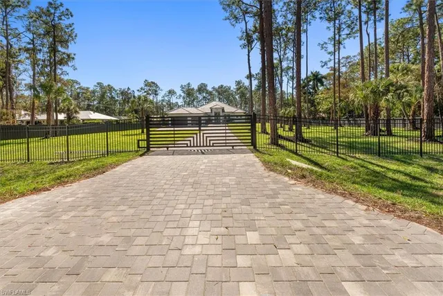 $2,750,000 | 5080 Hickory Wood Drive, Naples, FL 34119