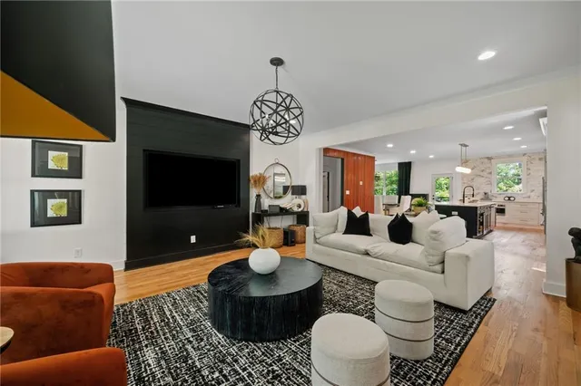 a view of a back yard of the house