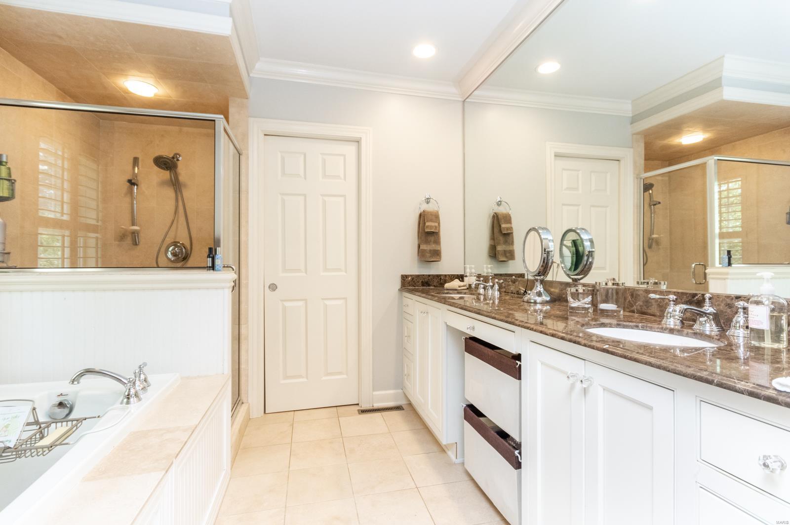 62 South McKnight Road St. Louis, MO 63124 - Photo 20 of 35 Gallery Image 20