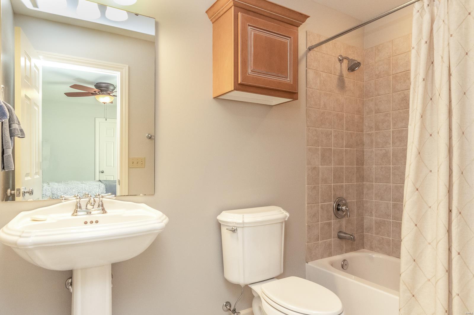 62 South McKnight Road St. Louis, MO 63124 - Photo 29 of 35 Gallery Image 29