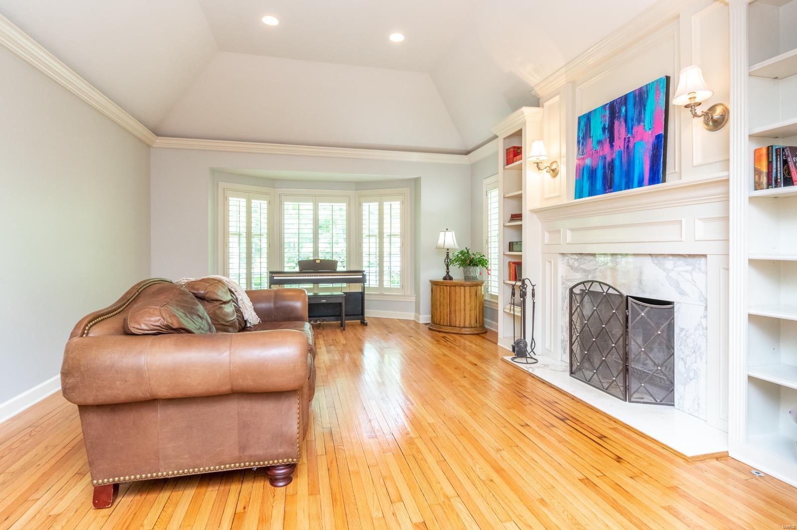 62 South McKnight Road St. Louis, MO 63124 - Photo 5 of 35 Gallery Image 5