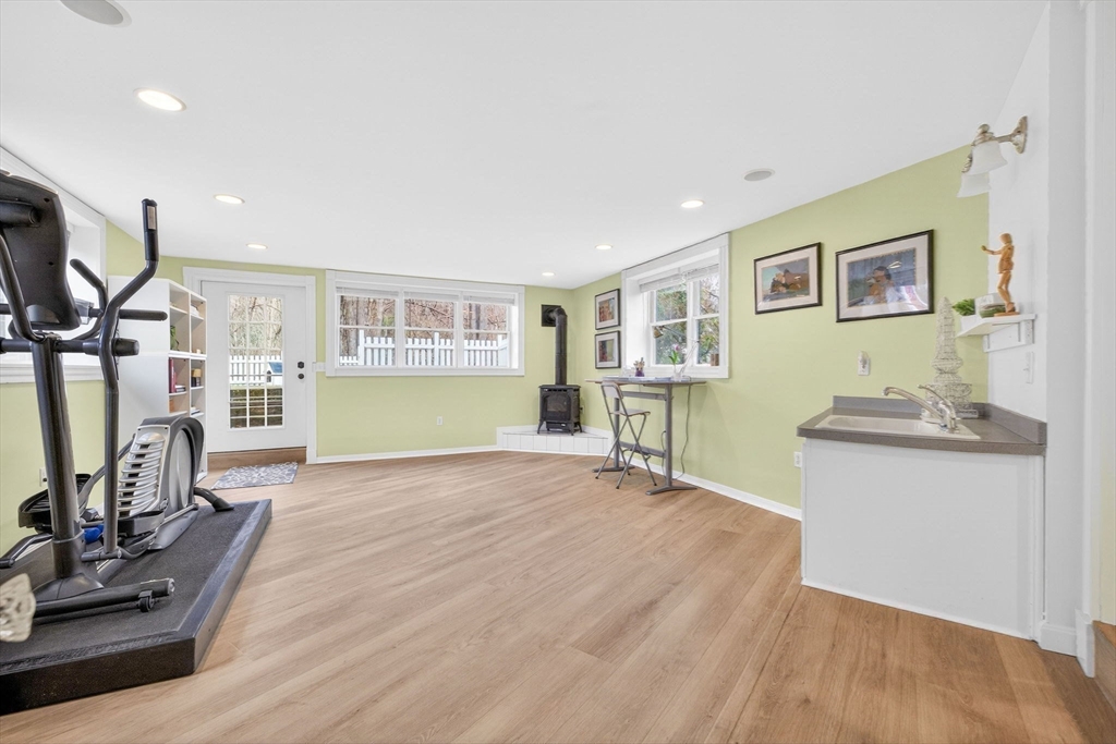 47 Springdale Avenue Dover, MA 02030 - Photo 13 of 33