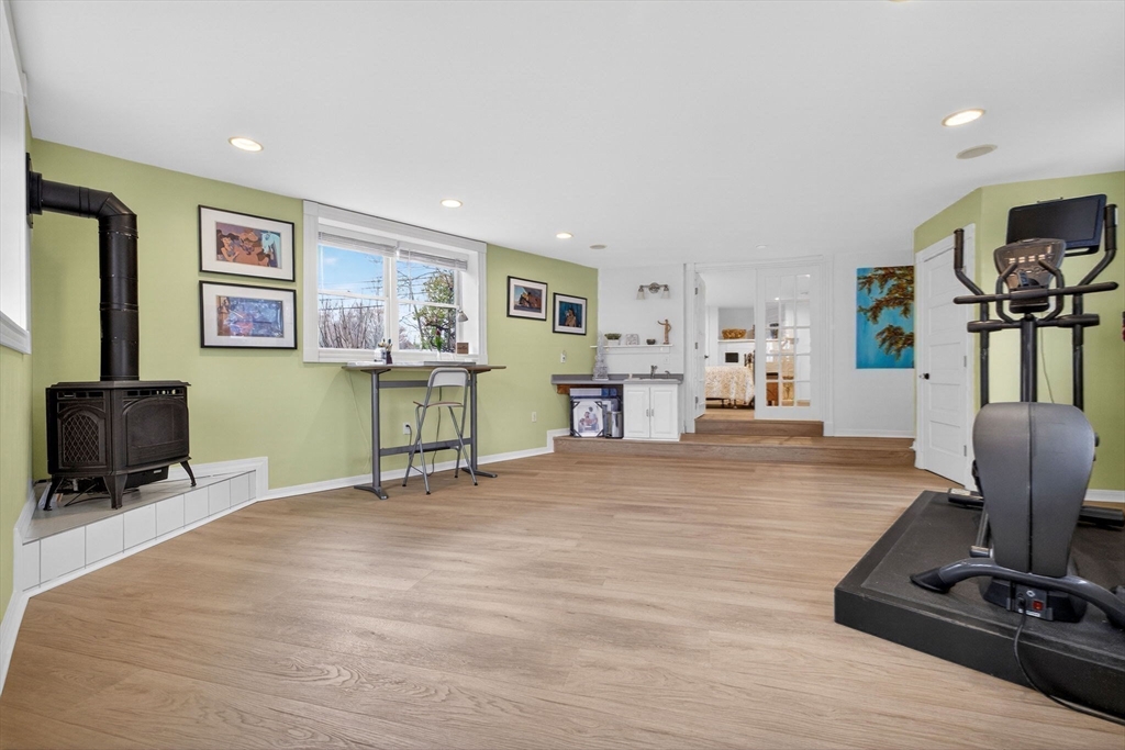 47 Springdale Avenue Dover, MA 02030 - Photo 14 of 33