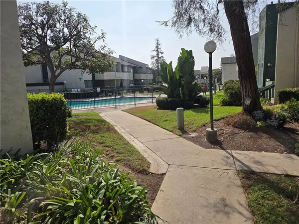 $525,000 | 15213 Santa Gertrudes Avenue, Unit W106, La Mirada, CA 90638