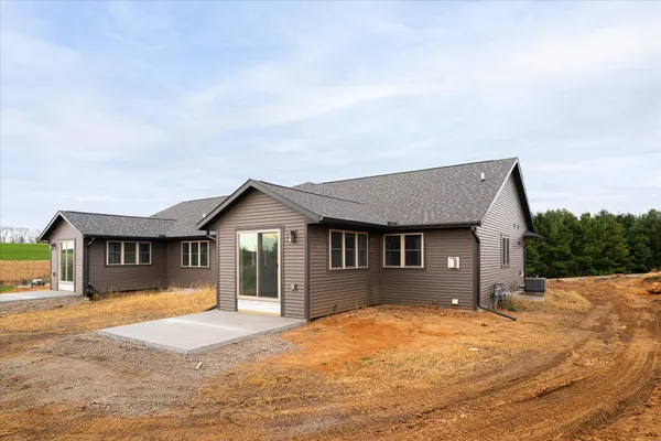 $444,000 | 1213 16th Fairway Drive, Viroqua, WI 54665