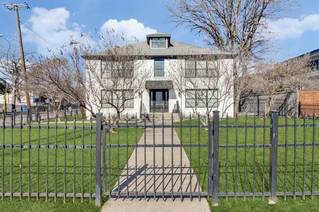 5003 Bryan Street, Unit 6 Dallas, TX 75206 - Photo 2 of 9 a view of outdoor space deck and garden