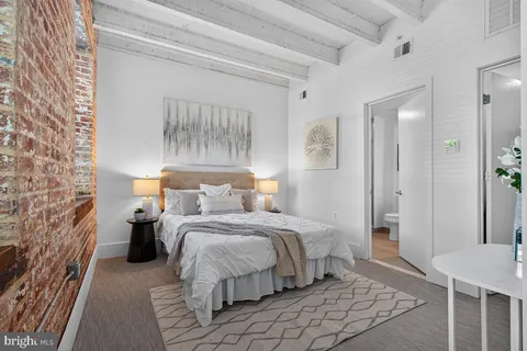 $800,000 | 515 North Washington Street, Unit 105, Alexandria, VA 22314