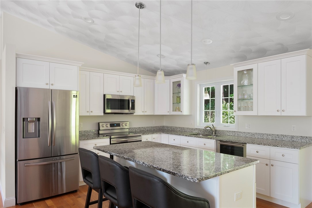 15 Birch Road Cumberland, RI 02864 - Photo 7 of 31