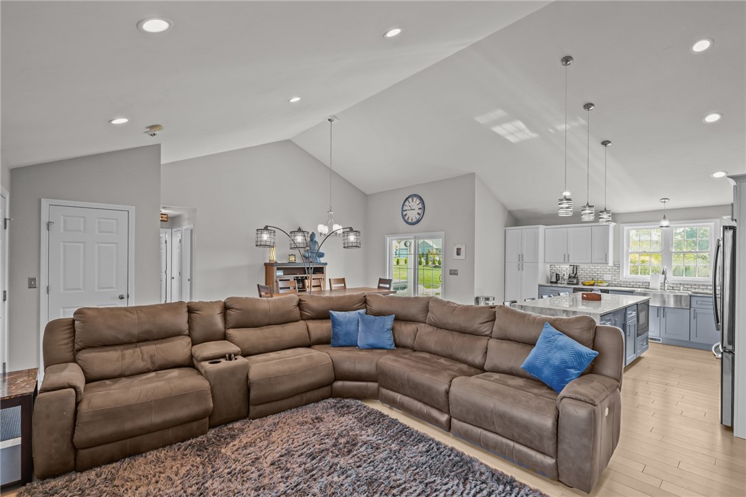 214 Danielle Drive Woonsocket, RI 02895 - Photo 23 of 50