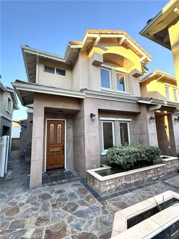 $3,700 | 88 North Roosevelt Avenue, Unit 19, Pasadena, CA 91107