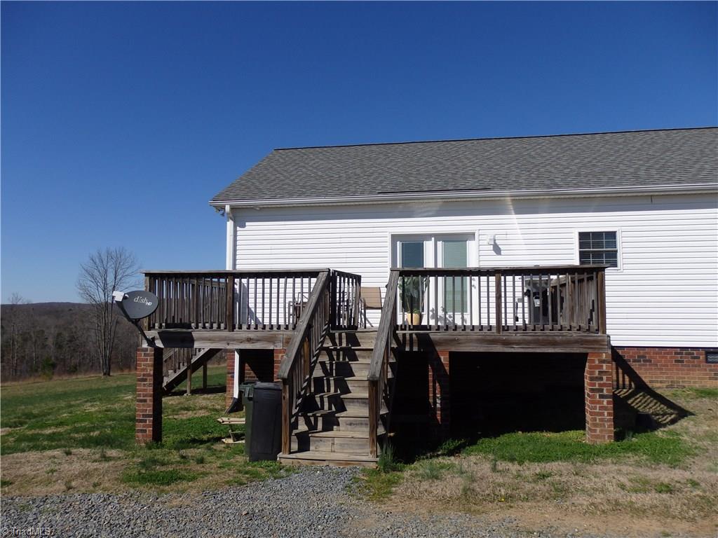 2252 Ross Wood Road Trinity, NC 27370 - Photo 5 of 30 back deck