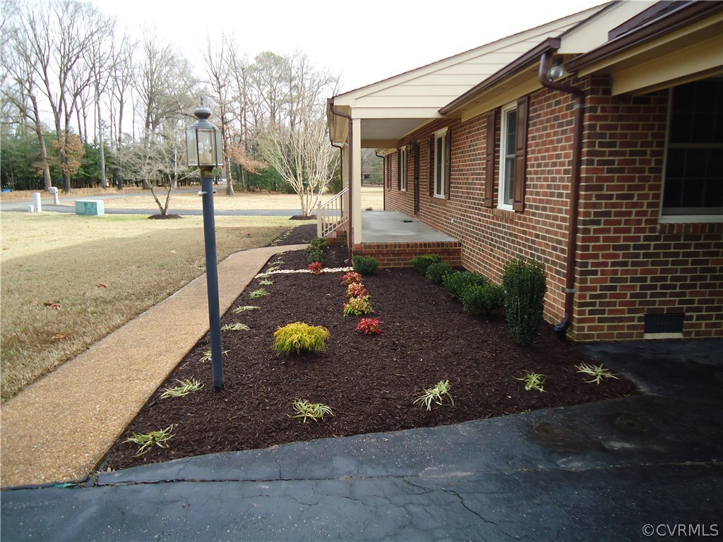 8347 Holly Ridge Road Mechanicsville, VA 23116 - Photo 3 of 31 Gallery Image 3