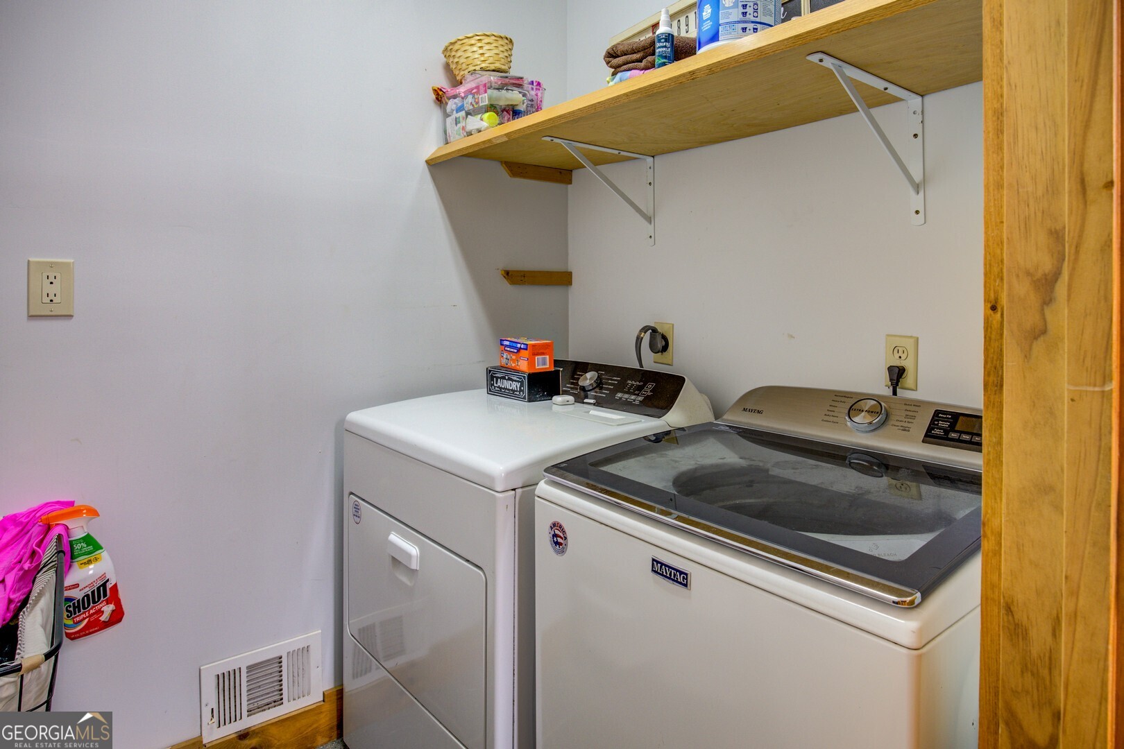 2049 Midway Church Road Newborn, GA 30056 - Photo 64 of 71 a utility room with dryer and washer