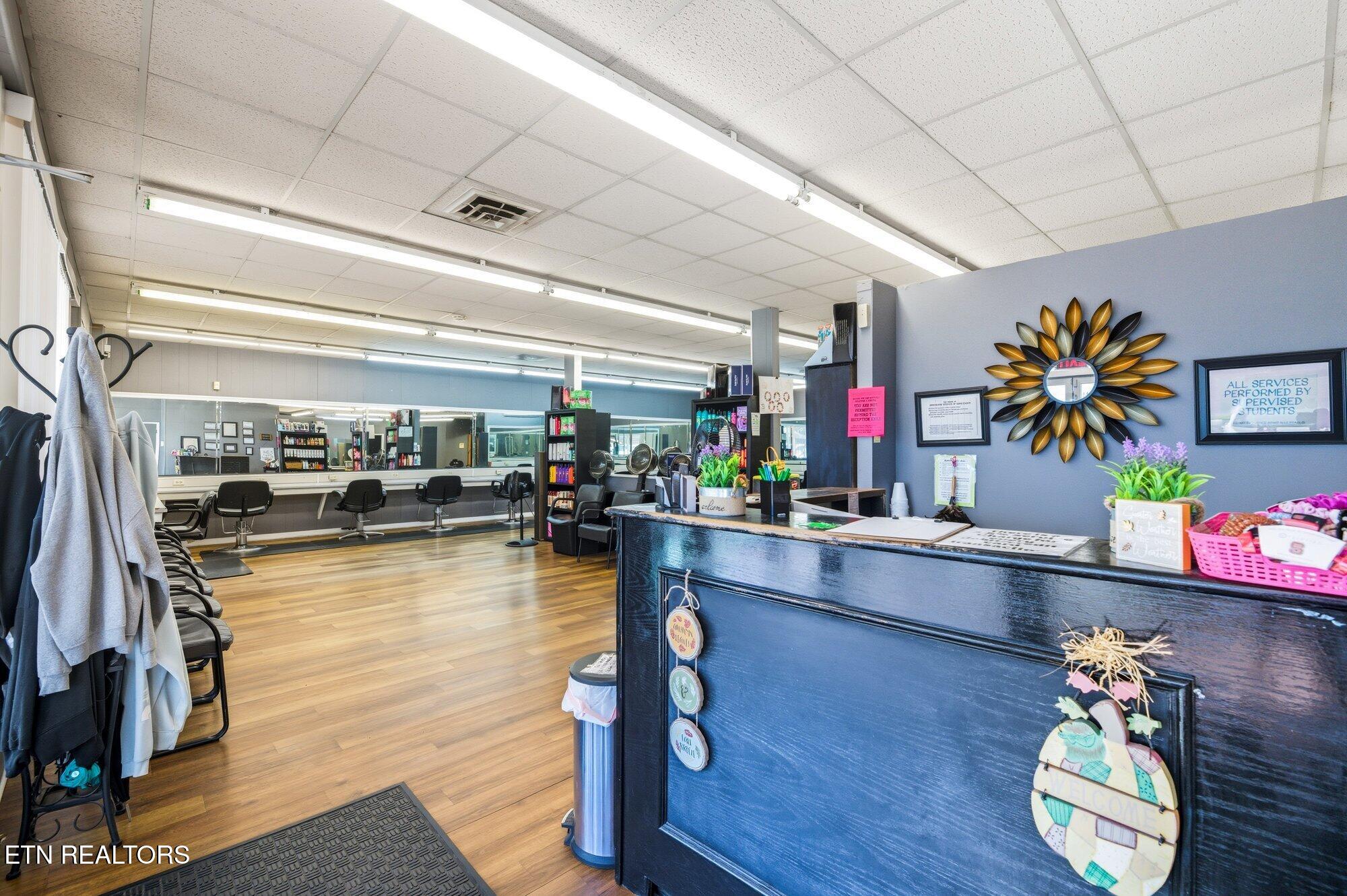 409 Sweetwater Vonore Road Sweetwater, TN 37874 - Photo 4 of 24 409-Sweetwater-Vonore-Rd14