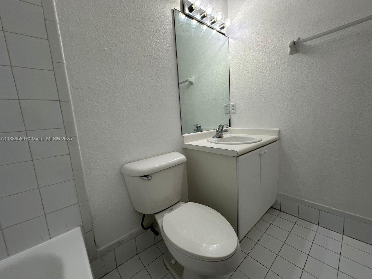 2524 Southeast 16th Road, Unit 102 Homestead, FL 33035 - Photo 14 of 21