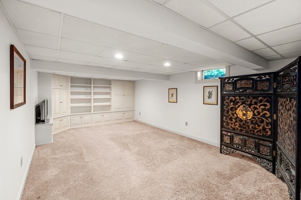 34 Sunset Road Duxbury, MA 02332 - Photo 30 of 42 a view of an empty room with a garage