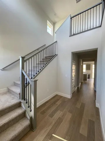 a view of an entryway with a livingroom